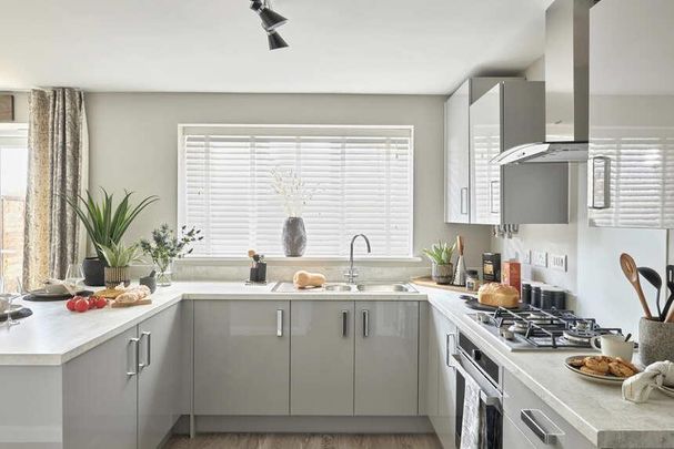 3 bedroom semi-detached house to rent - Photo 1