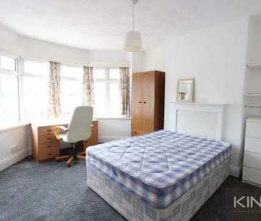 5 bedroom semi-detached house to rent - Photo 4