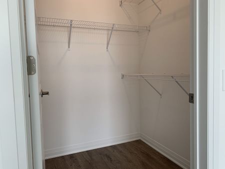 For Lease - 95 Dundas Street Unit# 204, Oakville, Ontario - Photo 4