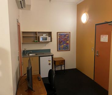 FULLY FURNISHED STUDIO - Photo 3