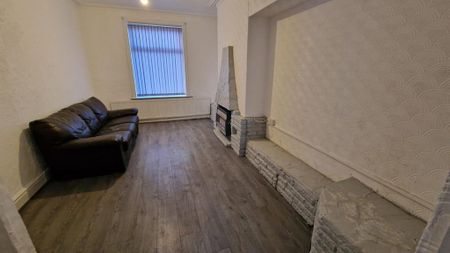 3 bedroom terraced house to rent - Photo 2