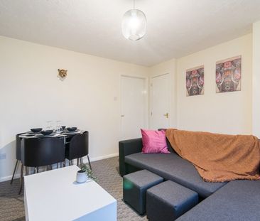 3 Bed Semi-Detached House, Perchfoot Close, CV1 - Photo 1