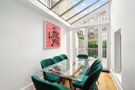 This is a charming 5 bedroom house situated in the desirable 10 Acre Estate in Chelsea. - Photo 3