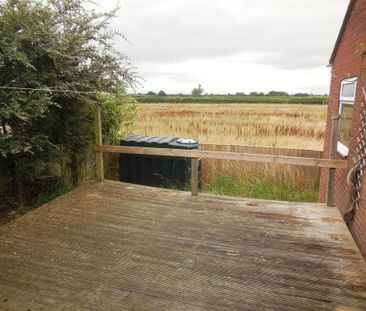 2 bedroom semi-detached house to rent - Photo 6