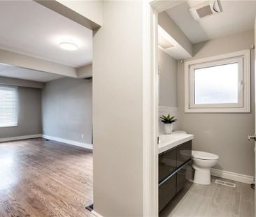 For Lease - 116 Mohawk Road, Hamilton, Ontario - Photo 5