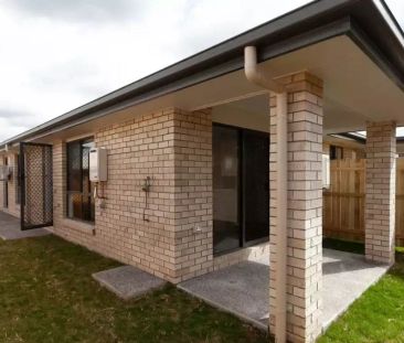 Neat & Tidy 1 Bedroom Duplex - Photo 1