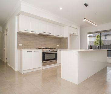 31 Independence Boulevard, Doreen - Photo 6