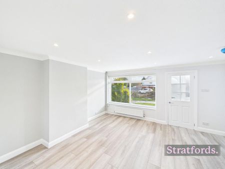 3 bedroom end of terrace house to rent - Photo 2