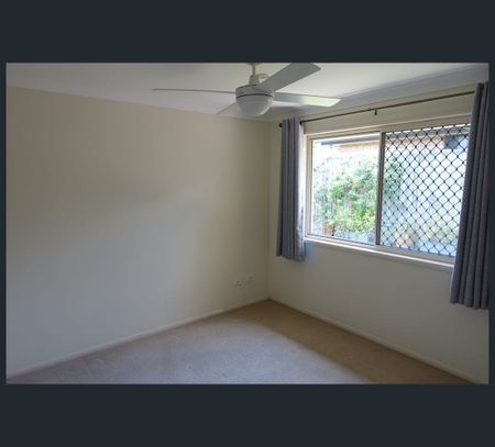 4 Macchion Close, Wakerley, Qld 4154 - Photo 5