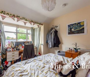 5 bedroom detached house to rent - Photo 4