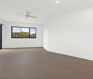 STUNNING AS NEW SPACIOUS 1 BEDEOOM APARTMENT - Photo 4