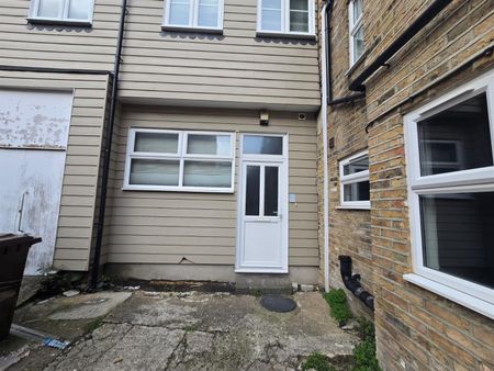 High Street, Bromley BR1, London - Photo 3