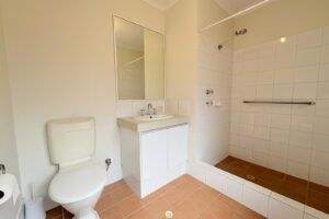 Spacious 3-Bedroom Villa with Modern Amenities - Photo 5