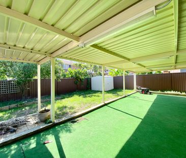 4 Arnold Avenue, Green Valley, NSW 2168 - Photo 4