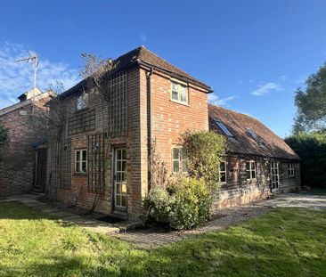 2 bedroom semi-detached house to rent - Photo 5