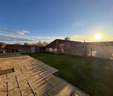 2 bedroom end of terrace house to rent - Photo 2