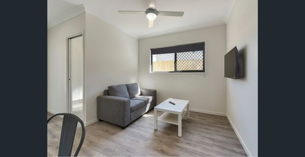 NEAR NEW FULLY FURNISHED, DESIGNER STUDIO APARTMENT – BILLS INCLUDED! - Photo 1