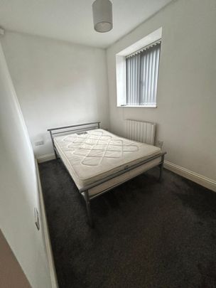 1 Bed Flat, Wood Road, M16 - Photo 1