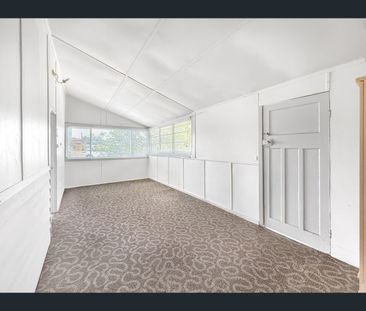 4 Ocean Street, Lake Illawarra, NSW 2528 - Photo 3
