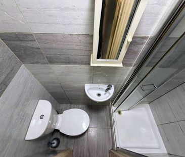 Studio Flat, Oak Cottage Close, SE6 - Photo 2