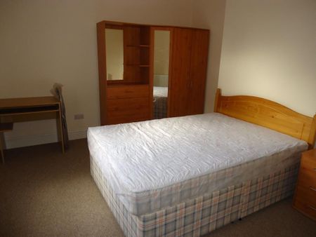 Bournemouth Sedgley Road Winton, BH9, Dorset - Photo 4