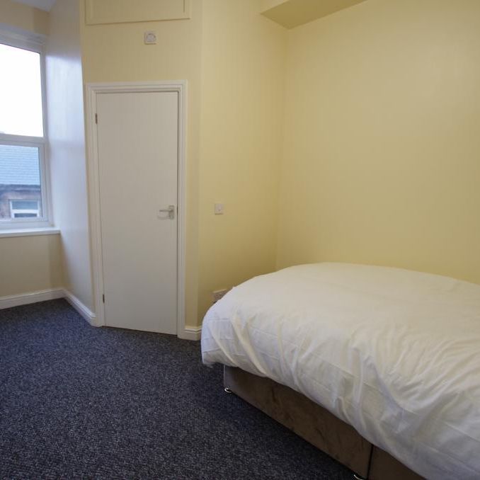 1 bedroom block of apartments to rent - Photo 1