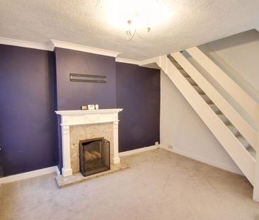 2 bedroom terraced house to rent - Photo 2