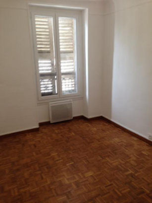 Appartement 3 pièces 58m2 MARSEILLE 1ER 774 euros - Photo 4