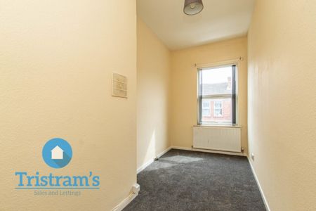 3 bed Apartment for Rent - Photo 4