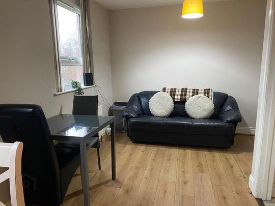 Wolseley Street, Room 2, Room5 All Utility Bills Included, Belfast, BT7 1LG - Photo 1