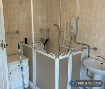 2 bedroom semi-detached house to rent - Photo 4