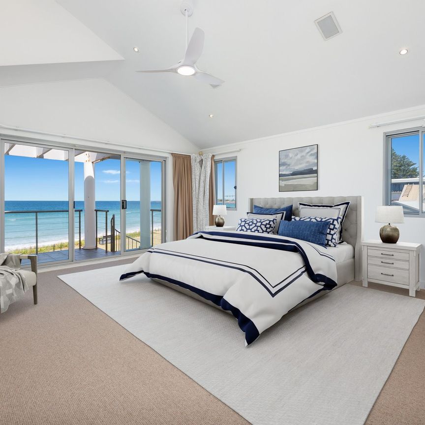 Coastal family living in the heart of Collaroy - Photo 1