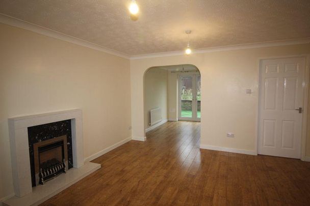 4 bedroom detached house to rent - Photo 1