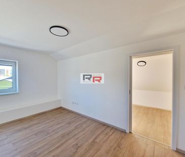 Pronájem pokrovního bytu 2+KK ve Šternberku - ul. Uničovská - Фото 1