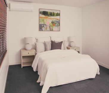 2-Bedroom Burleigh Retreat – Walk to James Street & the Beach - Photo 3