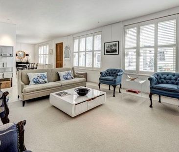 A charming and beautifully presented mews house in the heart of Che... - Photo 1