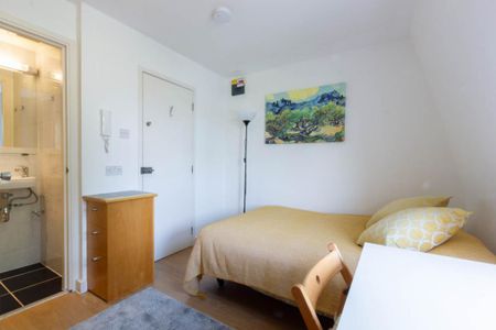 Flat 24 Penywern Road, Earls Court SW5 9SX - Photo 5