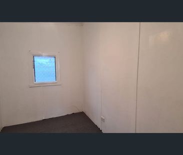 Prime Location - Photo 5