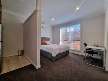 Modern Studio - All Bills Included in Rent - Photo 4
