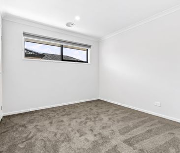 Stunning New Family Home - Photo 3