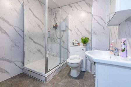 Studio, Broadgate House, Beeston, NG9 - Photo 4