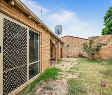 Spacious 3-Bedroom Unit in Secure Complex - Photo 6