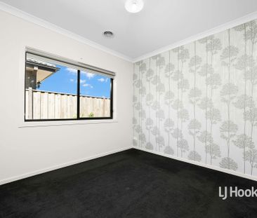 60 Cloudburst Avenue, Wyndham Vale VIC, Belconnen - Photo 3