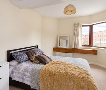 2 bedroom end of terrace house to rent - Photo 3