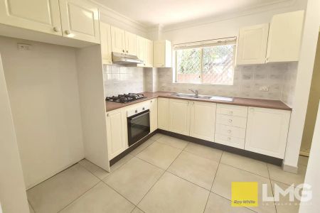 “FULL BRICK TOWNHOUSE, NEAR AUBURN CBD” - Photo 2