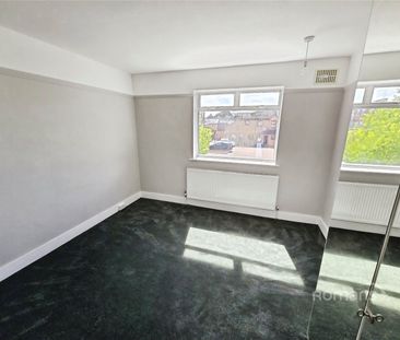 3 bedroom apartment to rent - Photo 2