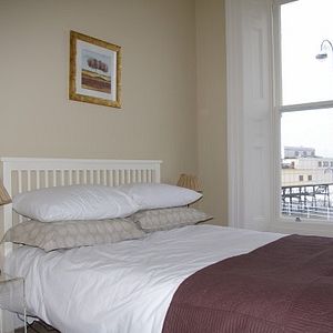 Part Furnished 3 bed Seafront Penthouse Apartment - Photo 3