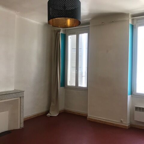 Appartement 1 pièces 43m2 MARSEILLE 6EME 571 euros - Photo 1