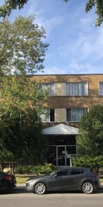 4 1/2 - Montréal (Saint-Laurent) - 1 700 $/mois - Photo 3