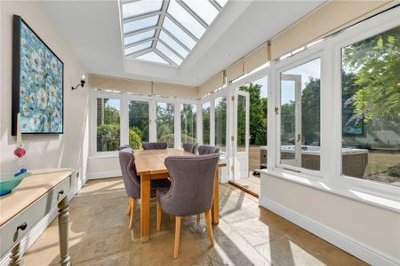 6 bedroom detached house to rent - Photo 2